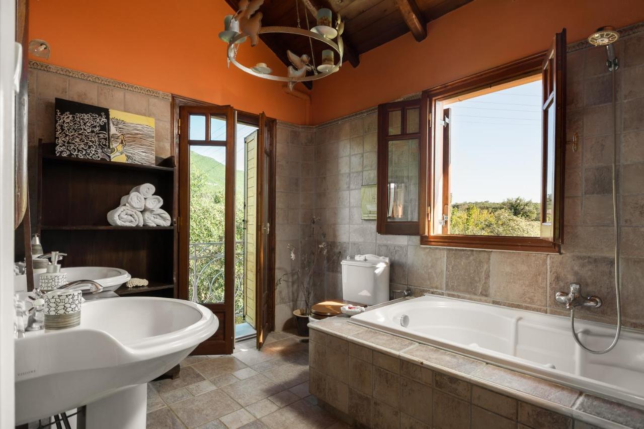 Beachfront Villa Meliti Ágios Matthaíos 外观 照片