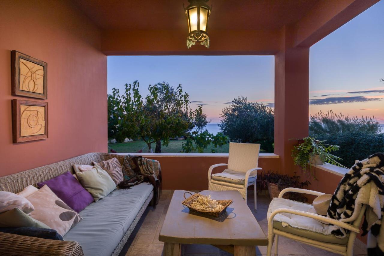 Beachfront Villa Meliti Ágios Matthaíos 外观 照片